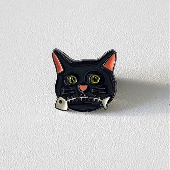 Dangerfield Cat pin - Picture 1 of 3
